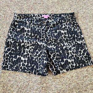 Isaac Mizrahi Leopard Print Shorts 10